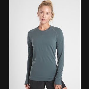 Athleta Momentum Top // Bali Green